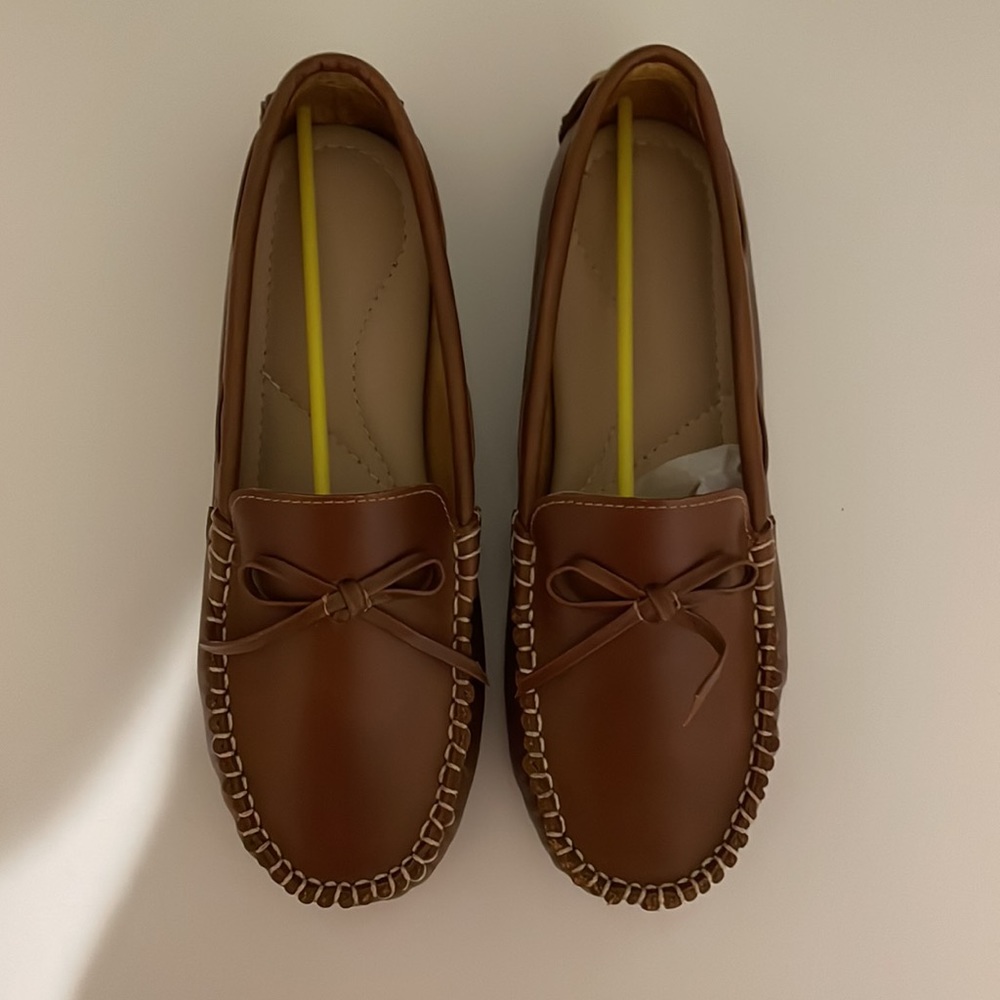 Elephantito size 4 Driver Loafer Natural
